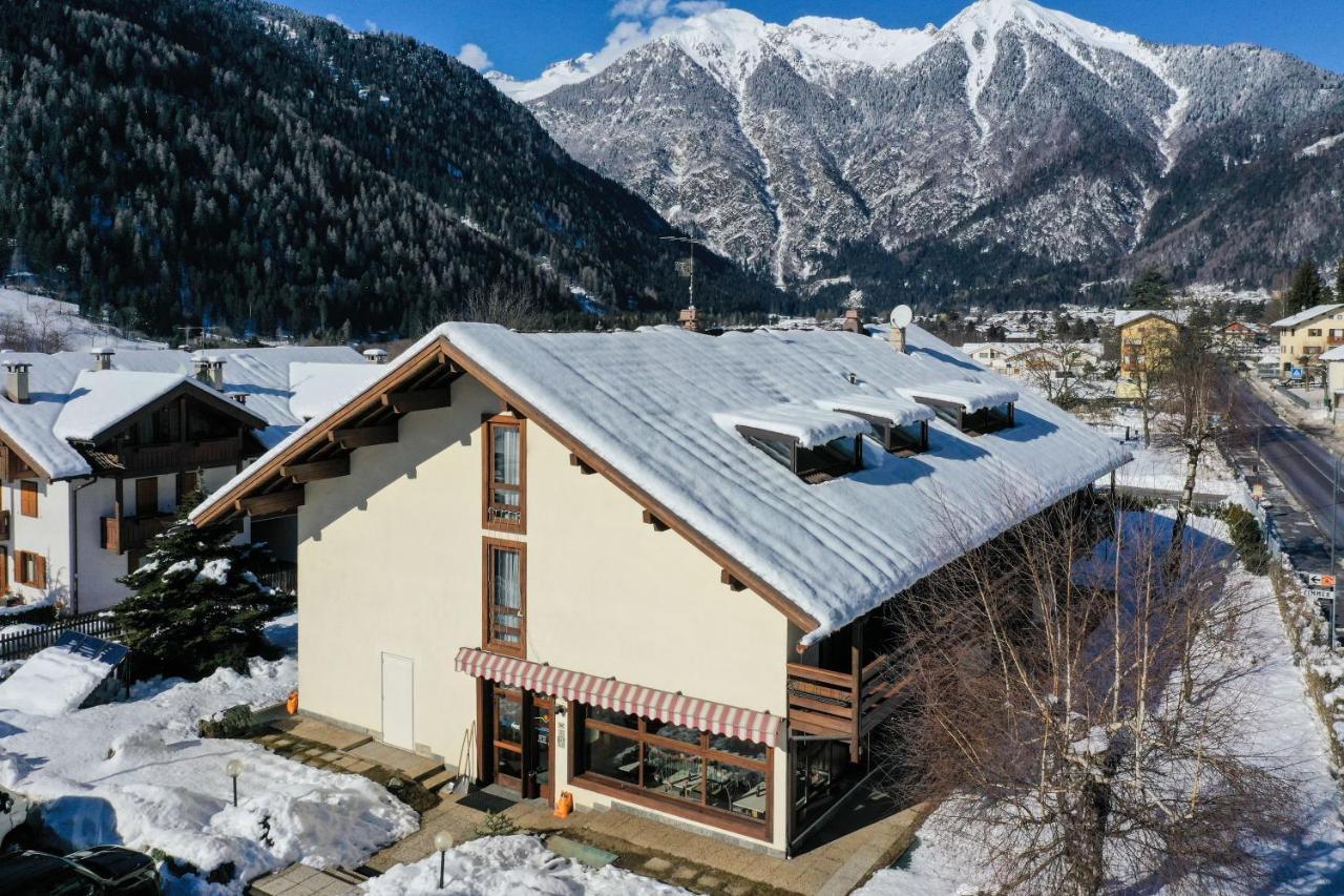 Bepy Hotel Garni Giustino ภายนอก รูปภาพ
