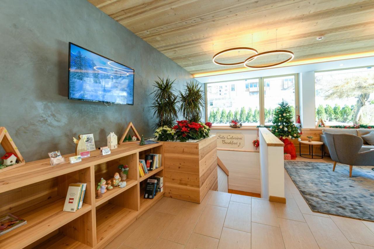 Bepy Hotel Garni Giustino ภายนอก รูปภาพ