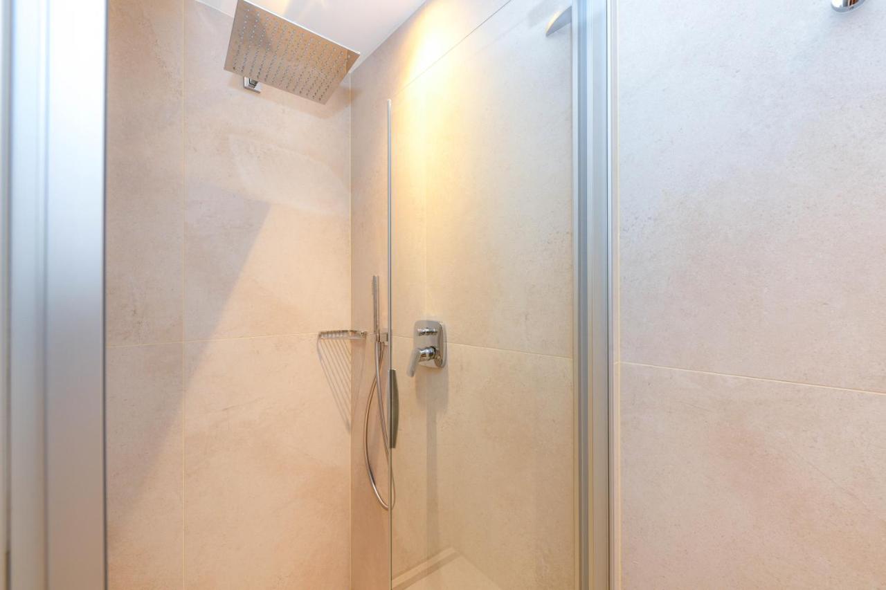Bepy Hotel Garni Giustino ภายนอก รูปภาพ