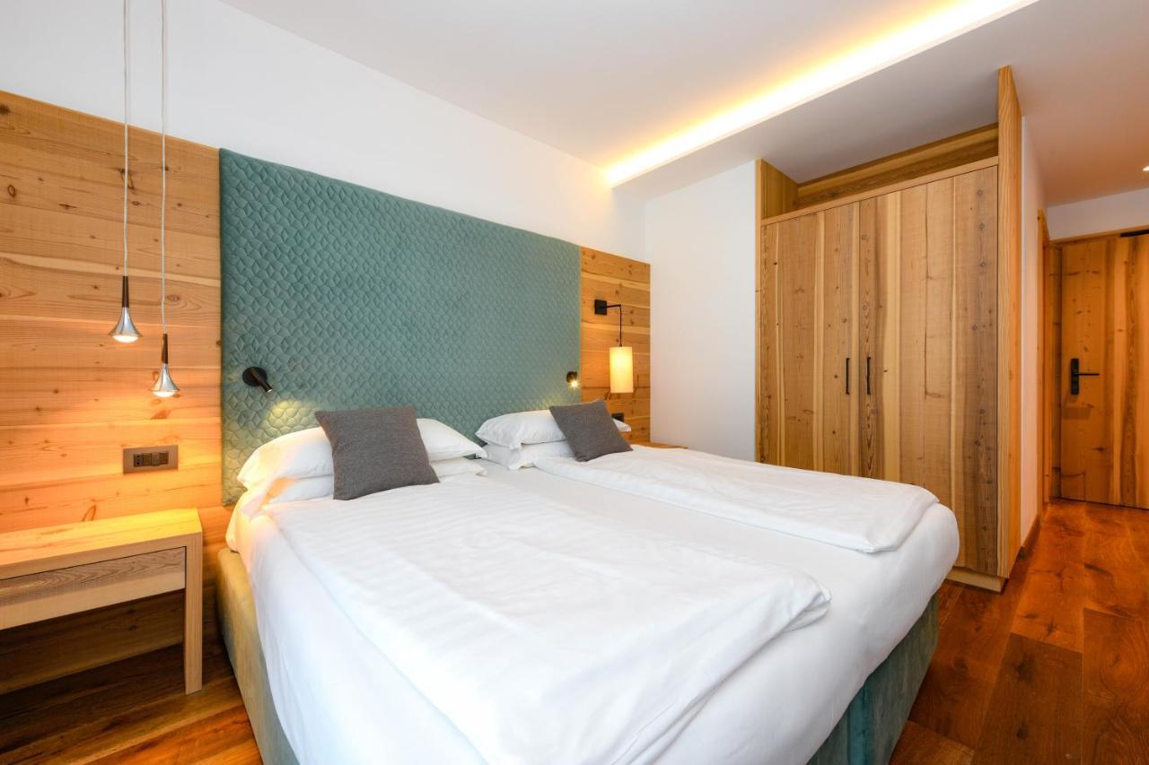 Bepy Hotel Garni Giustino ภายนอก รูปภาพ
