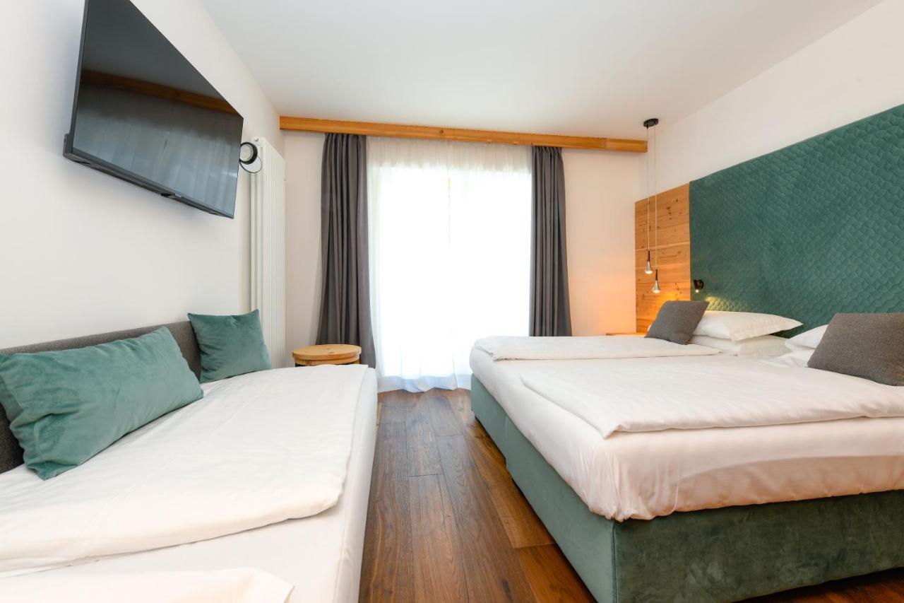 Bepy Hotel Garni Giustino ภายนอก รูปภาพ