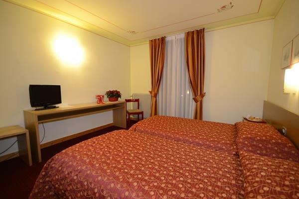 Bepy Hotel Garni Giustino ภายนอก รูปภาพ