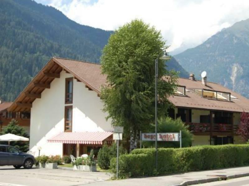 Bepy Hotel Garni Giustino ภายนอก รูปภาพ