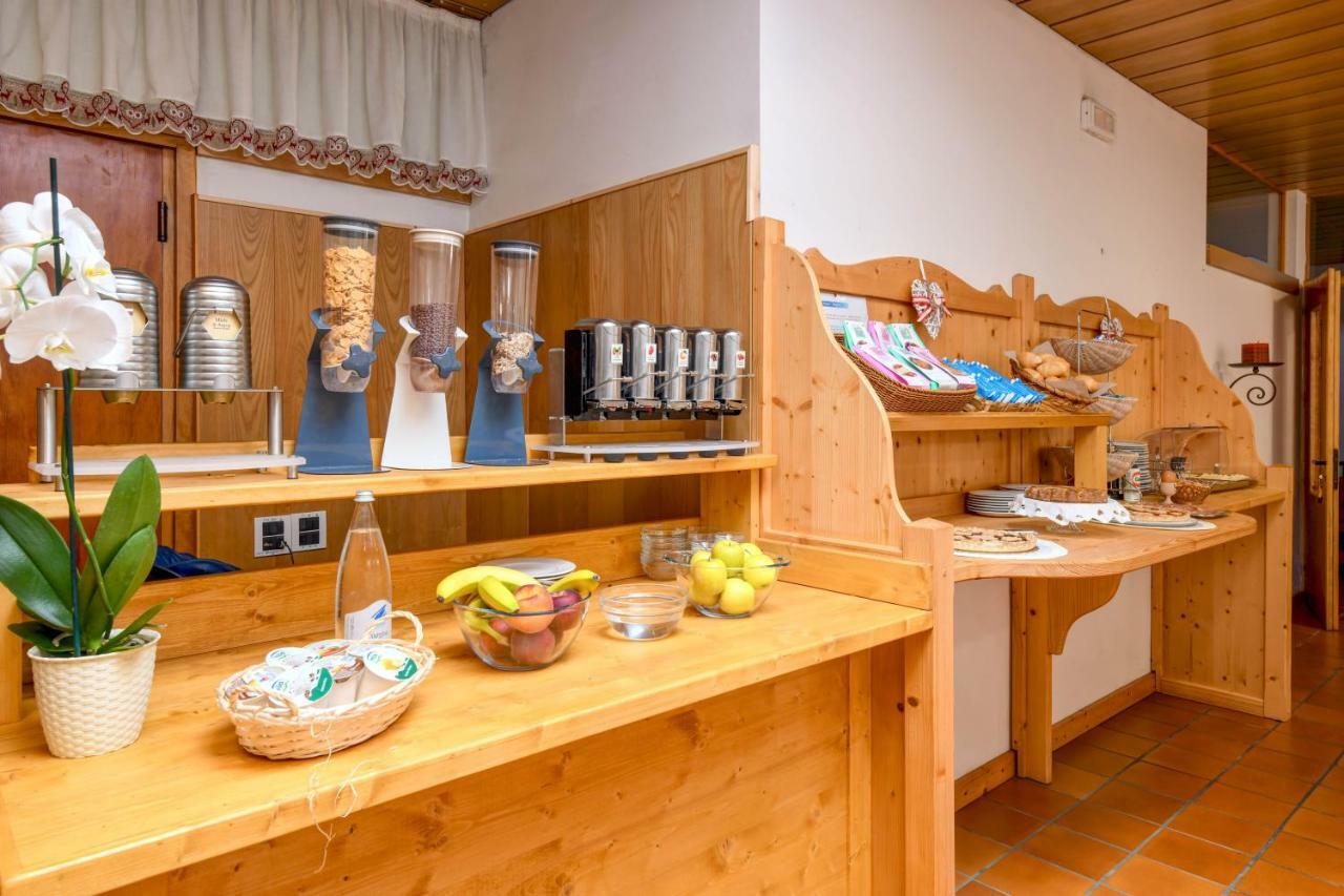 Bepy Hotel Garni Giustino ภายนอก รูปภาพ