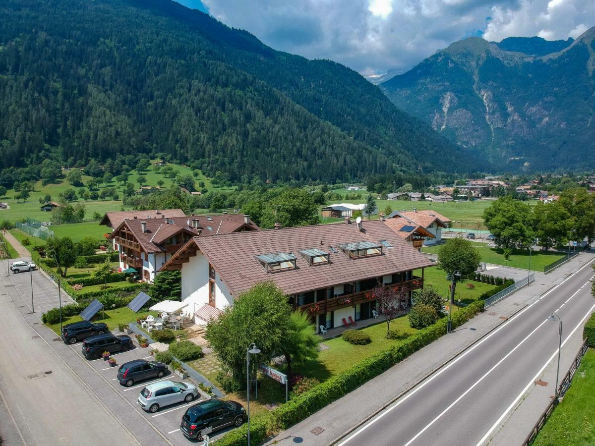 Bepy Hotel Garni Giustino ภายนอก รูปภาพ