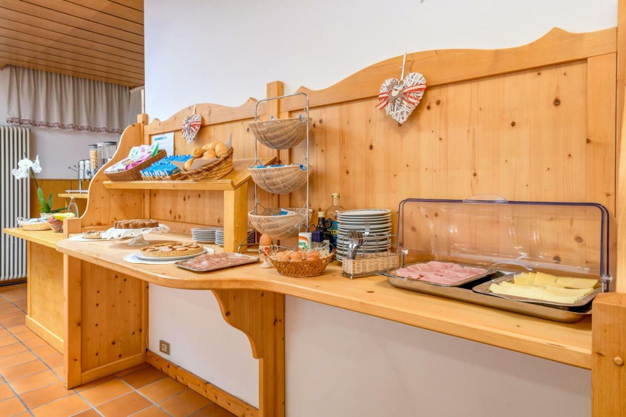 Bepy Hotel Garni Giustino ภายนอก รูปภาพ